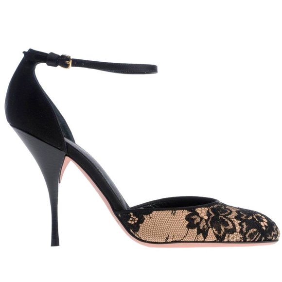 Giambattista Valli Paris Shoes - NIB Giambattista‎ Valli Paris leather/ fabric pumps.
